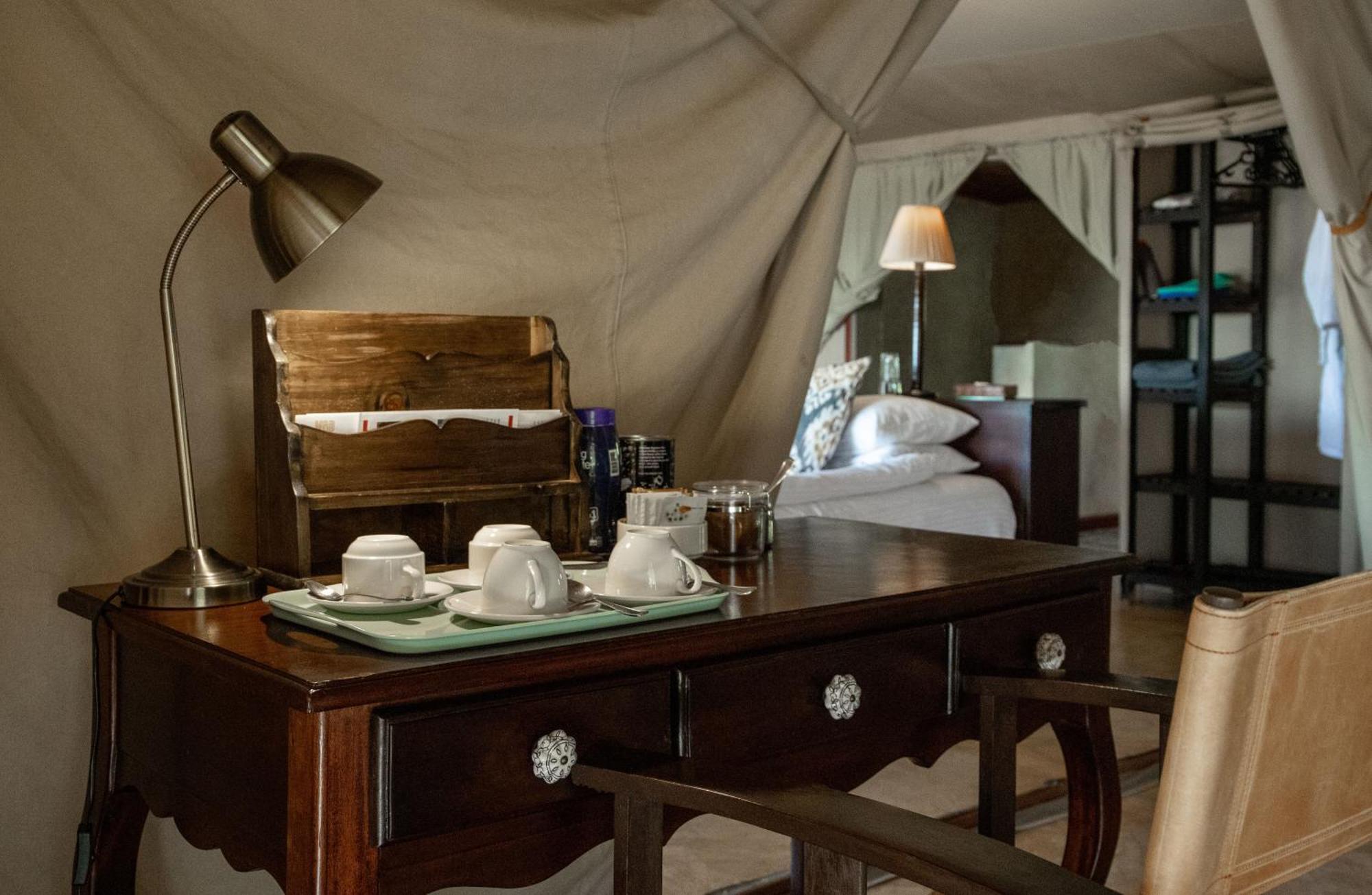 Entumoto Main Camp Hotel Ololaimutiek Ngoại thất bức ảnh